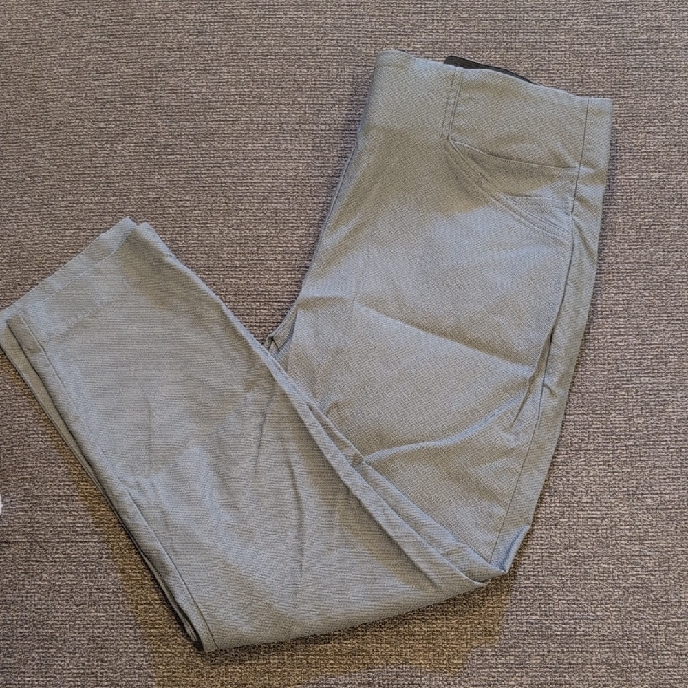 Maurices Gray Skinny Pants